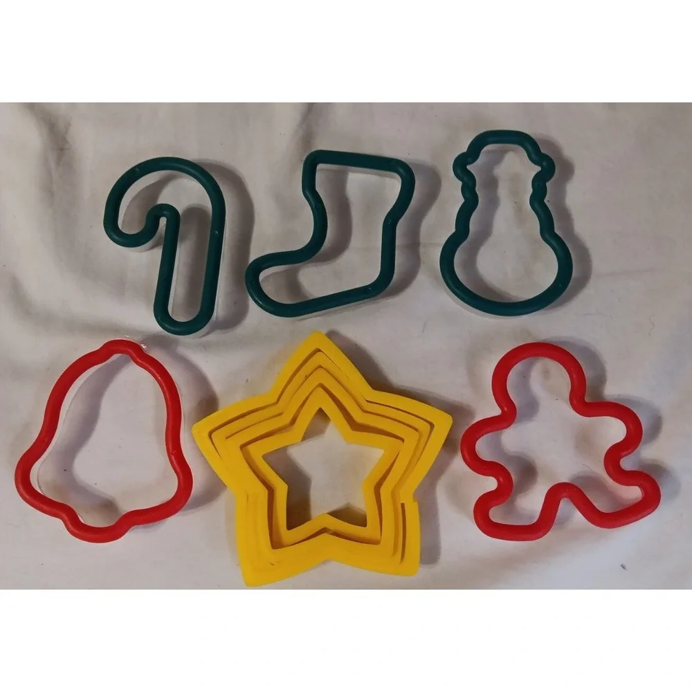 Christmas Cookie Cutters Plastic‎ Lot Of 9 READ